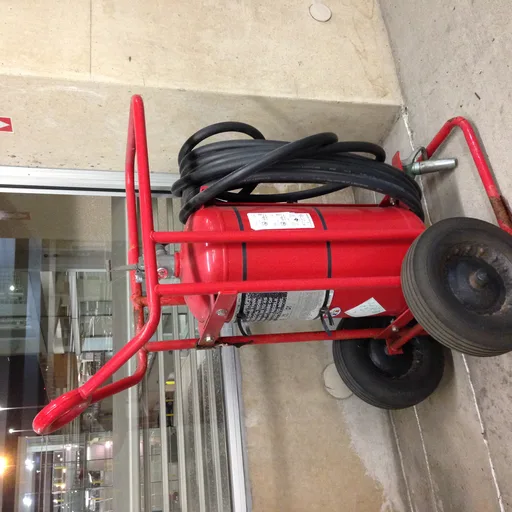 Fire extinguisher